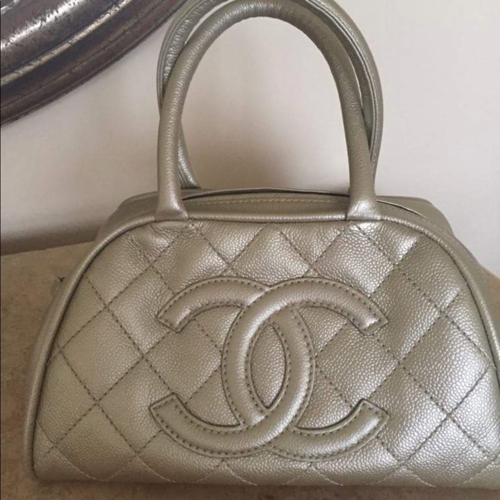 Chanel CC bowling caviar handbag  silver gold